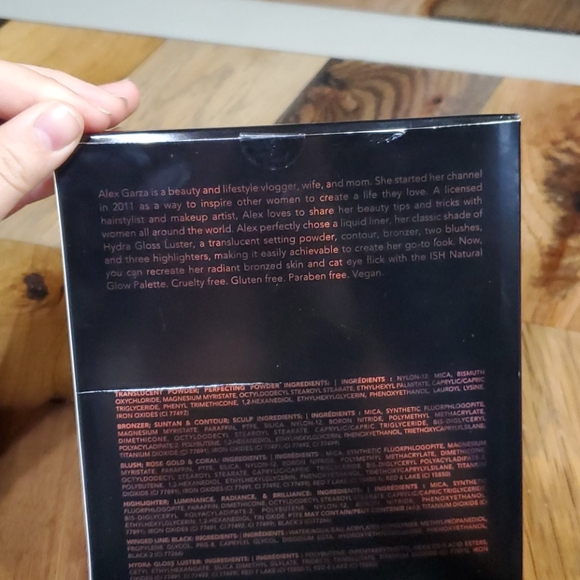 ISH natural glow pallette with Alex Garza - Picture 8 of 8